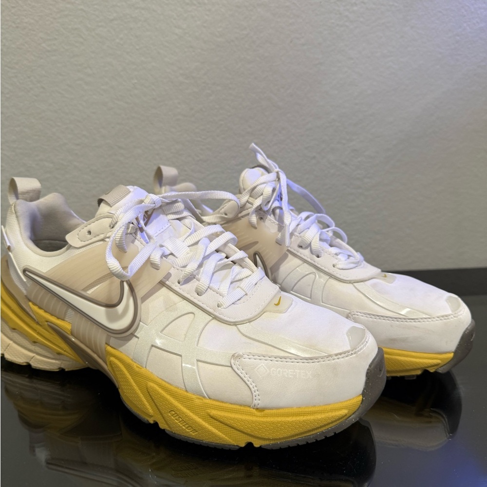 Nike v2K sneakers with Goretex (waterproof) in white and yellow colorway